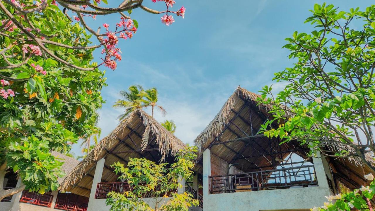 Lang Ca Voi Ll The Whales Village Ll Mui Ne Phan Thiet Exteriör bild